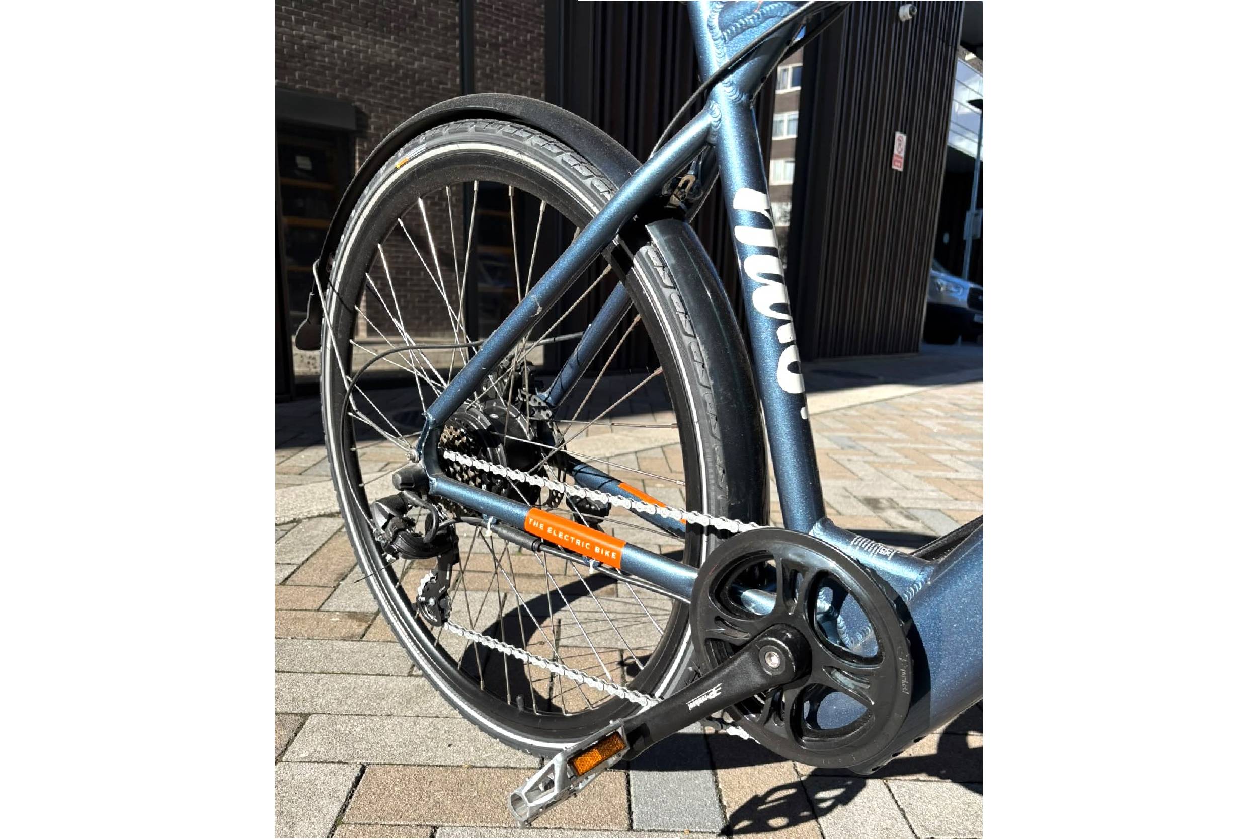 Emu Roam Free Electric Hybrid Bike - Image 2