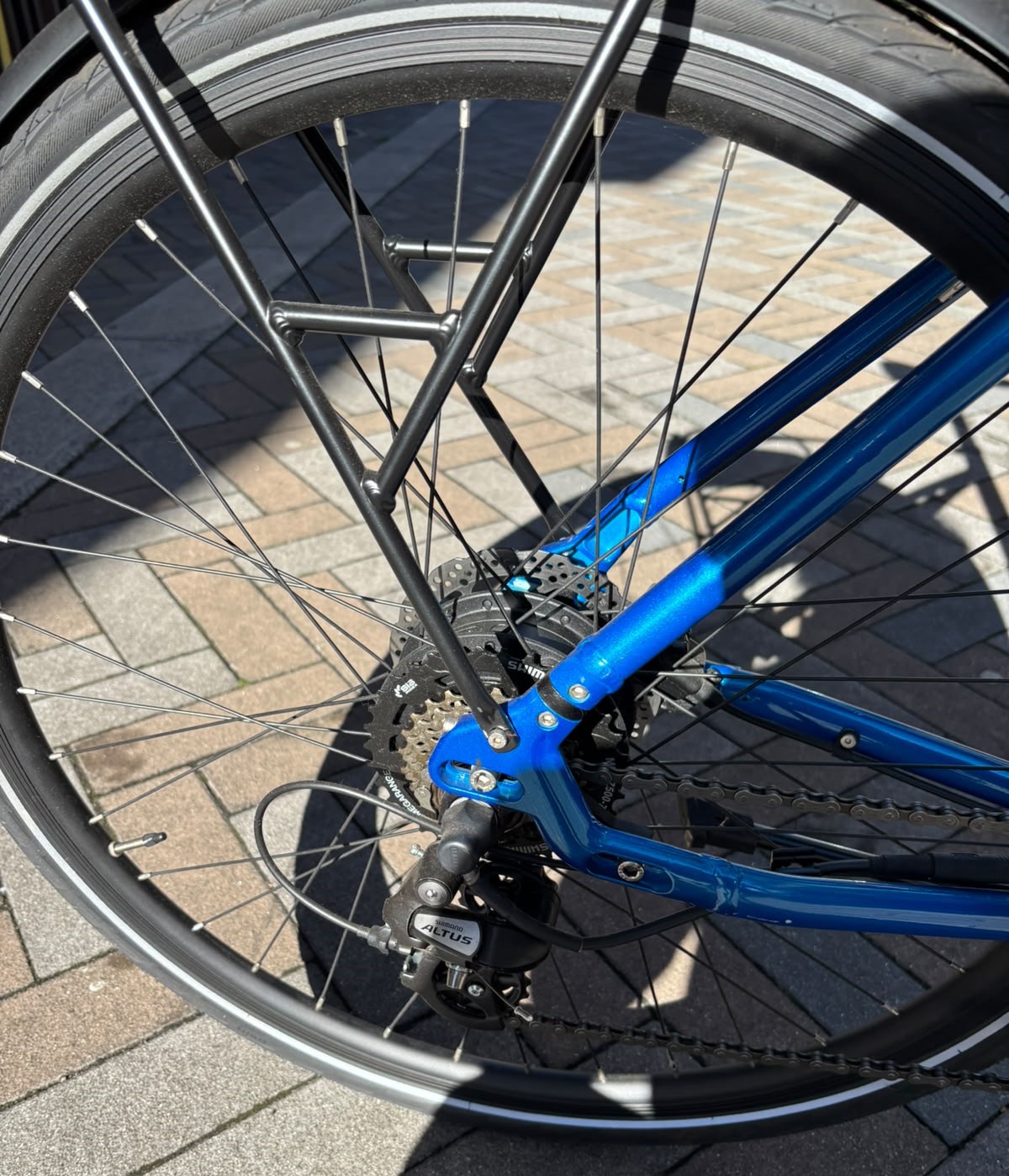 Ebco Urban 2T Low Step Electric Hybrid Bike - Image 2